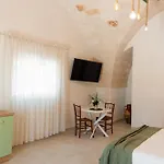 Konukevi Oasi Di Pace Montalbano (Apulia)