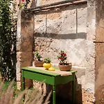 Konukevi Oasi Di Pace Montalbano (Apulia)